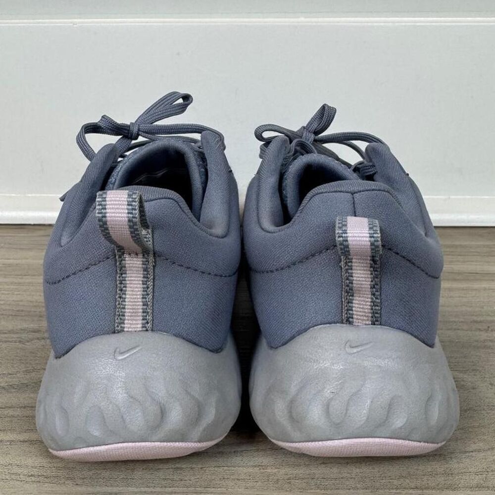 Nike Women's Blue and Grey Trainers - Picture 4 of 8